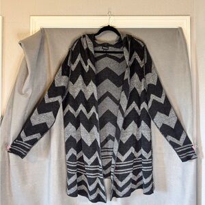 Chevron Patterned Gray and Black Women's Sweater